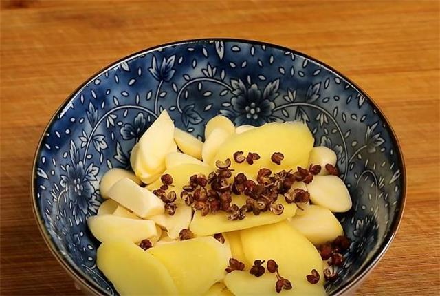 辣椒这样做太好吃了，一次秘制4斤，开胃又下饭，放一年都不坏休闲区蓝鸢梦想 - Www.slyday.coM