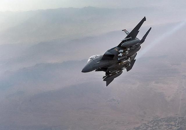 f-15e战斗机载弹量超过11吨,12个外挂点性能强悍