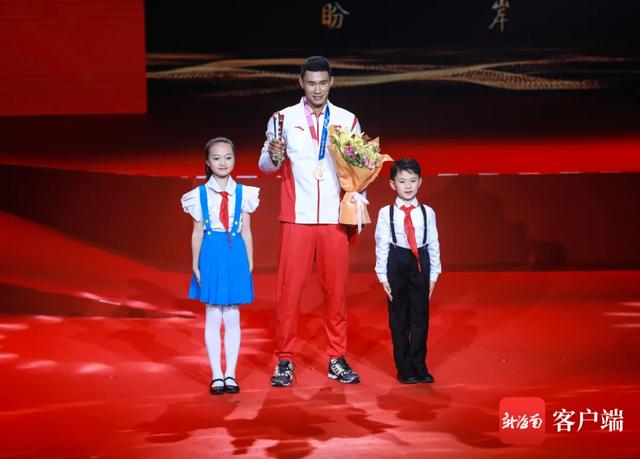 满满的感动！今晚，他们是海南最亮的星休闲区蓝鸢梦想 - Www.slyday.coM