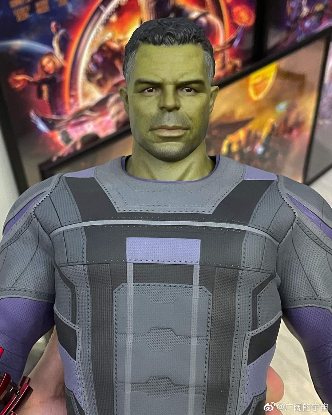 hot toys (mms558) 1/6《 》绿巨人浩克 同之前浩克身高对比 67hot