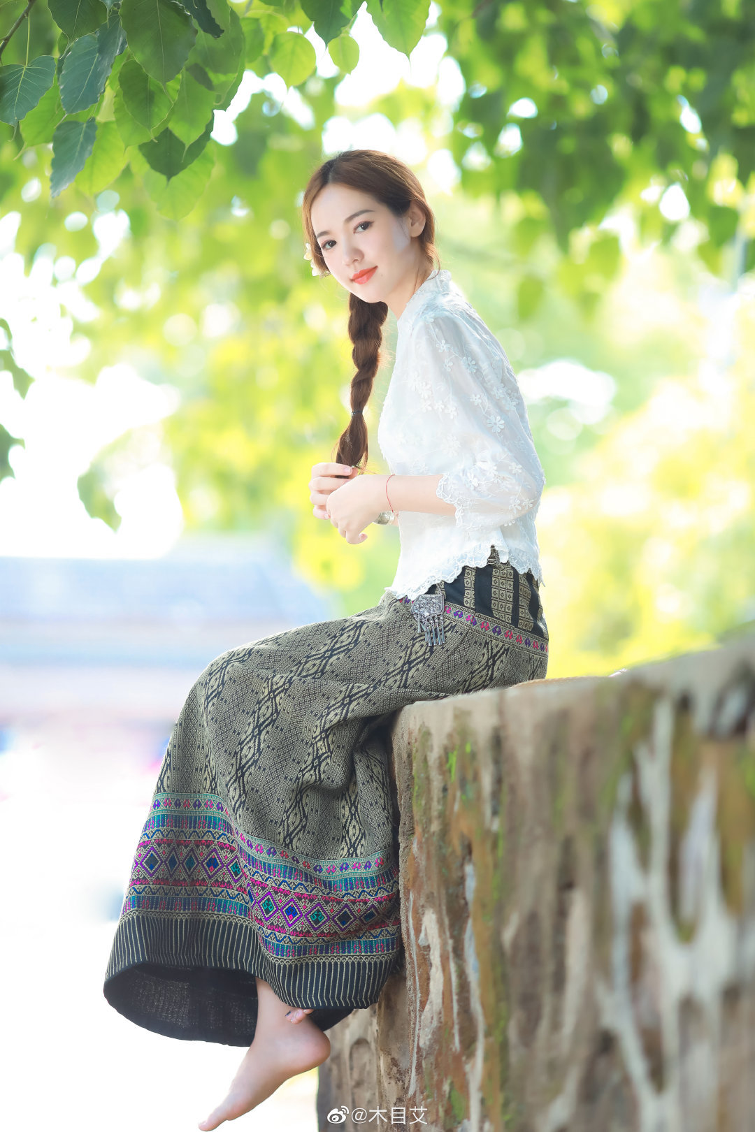 边陲小镇的傣族姑娘 妆发/:@木目艾 雪雪子