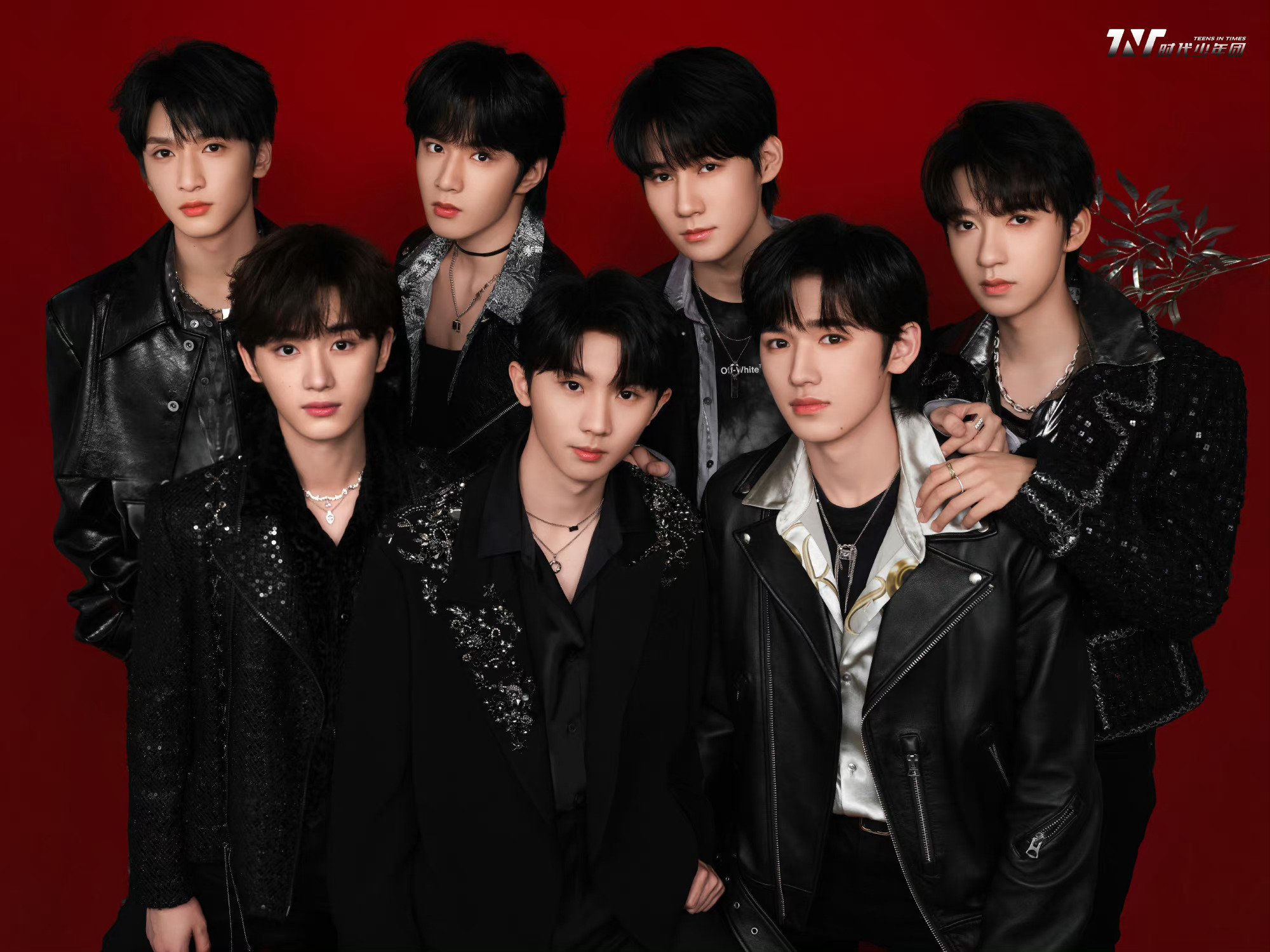 时代少年团旅游日常vlog主题曲《背对地球奔跑》预告