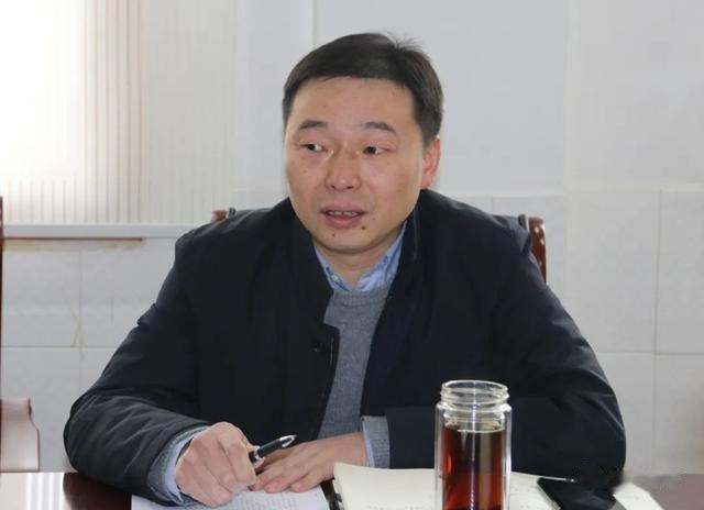 仪征市副市长殷仕宝调研教育工作