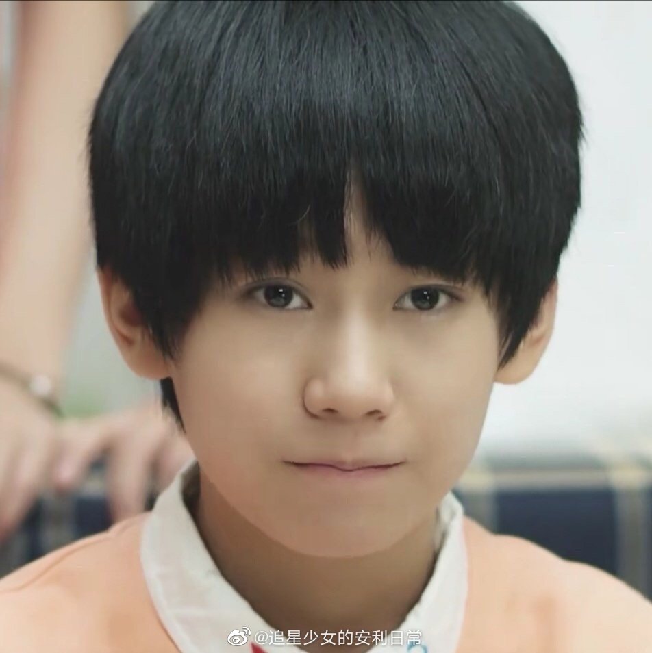 成长真的就是很奇妙的一件事,看张真源小时候就好软乎乎啊