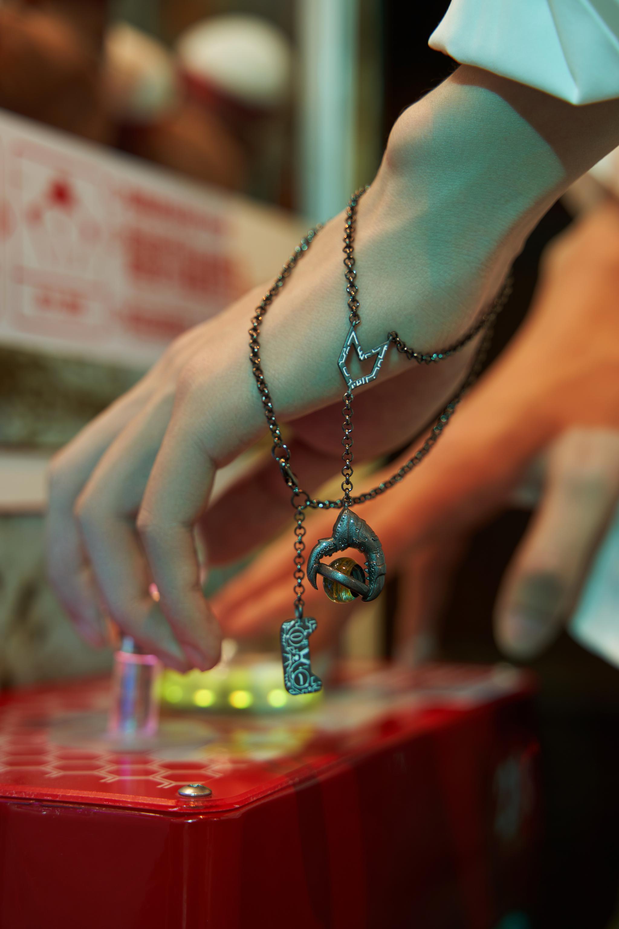 来了来了吃小龙虾必备穿达