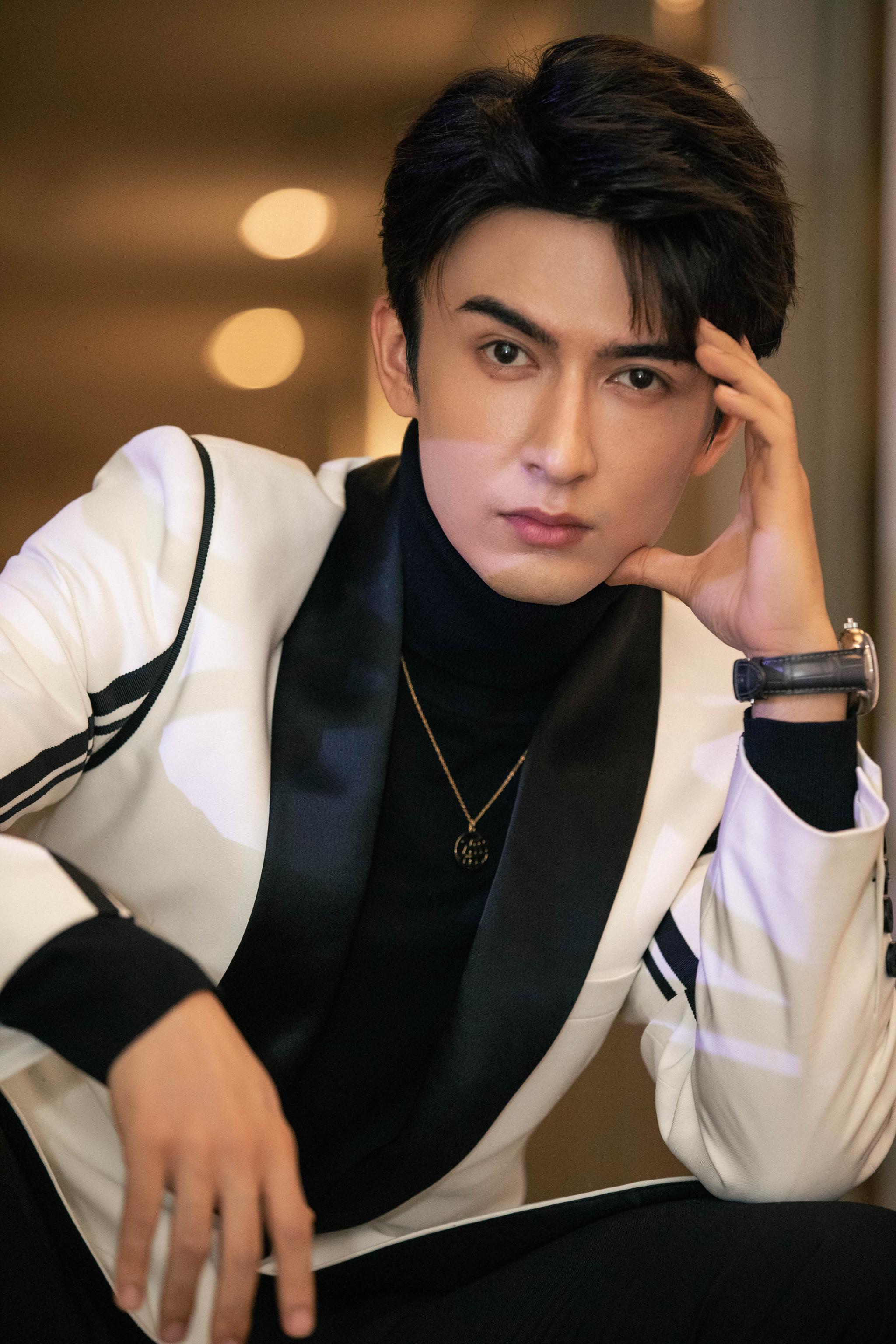 欢娱影视演员|米热|中国电影|金鸡奖_新浪新闻