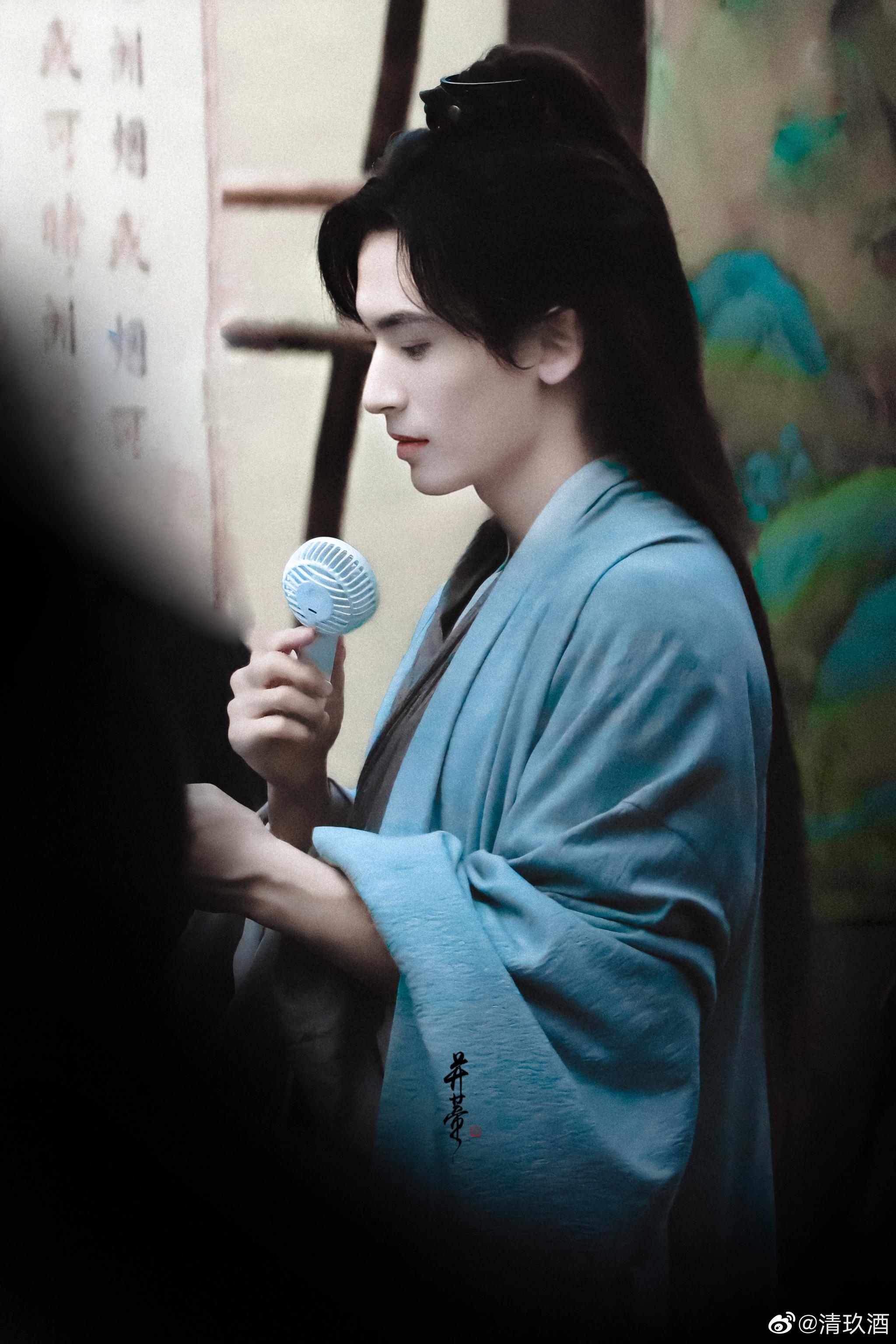 day 1 入坑时间及入坑原因 经常看见一句话……|张哲瀚_新浪新闻