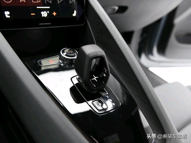 终于来了！挑战特斯拉Model 3，售价29.8万沃尔沃Polestar 极星2