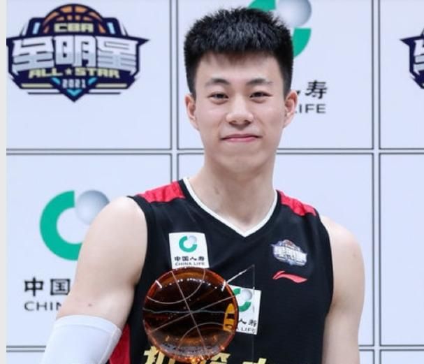 CBA力捧的张镇麟,夺得MVP+扣篮王,但这都不是球迷喜欢的|CBA|张镇麟|扣篮王_新浪新闻