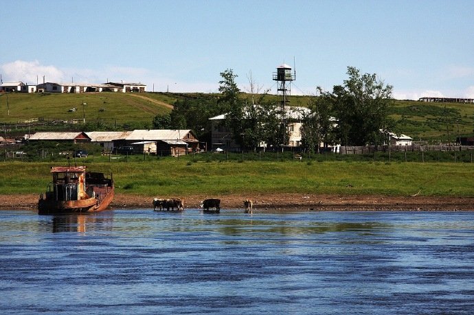 在内蒙古与俄罗斯的界河额尔古纳河畔有一个边境小镇室韦