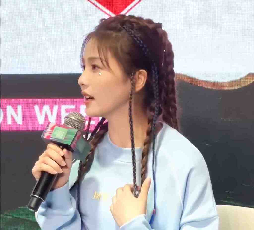 众女星上海时装走秀:白鹿动作潇洒自如,喻言气场十足!休闲区蓝鸢梦想 - Www.slyday.coM 众女星上海时装走秀:白鹿动作潇洒自如,喻言气场十足!休闲区蓝鸢梦想 - Www.slyday.coM