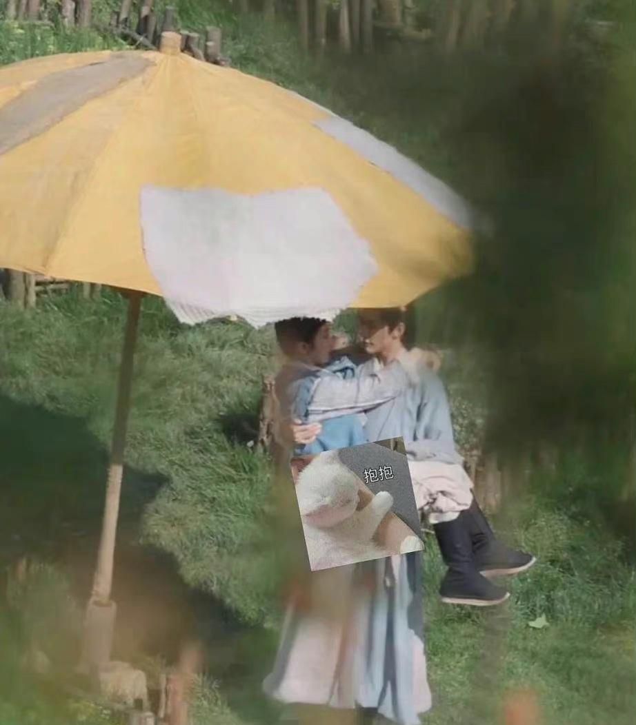 《长相思》邓为公主抱杨紫路透图，男友力爆棚，官配最甜的休闲区蓝鸢梦想 - Www.slyday.coM