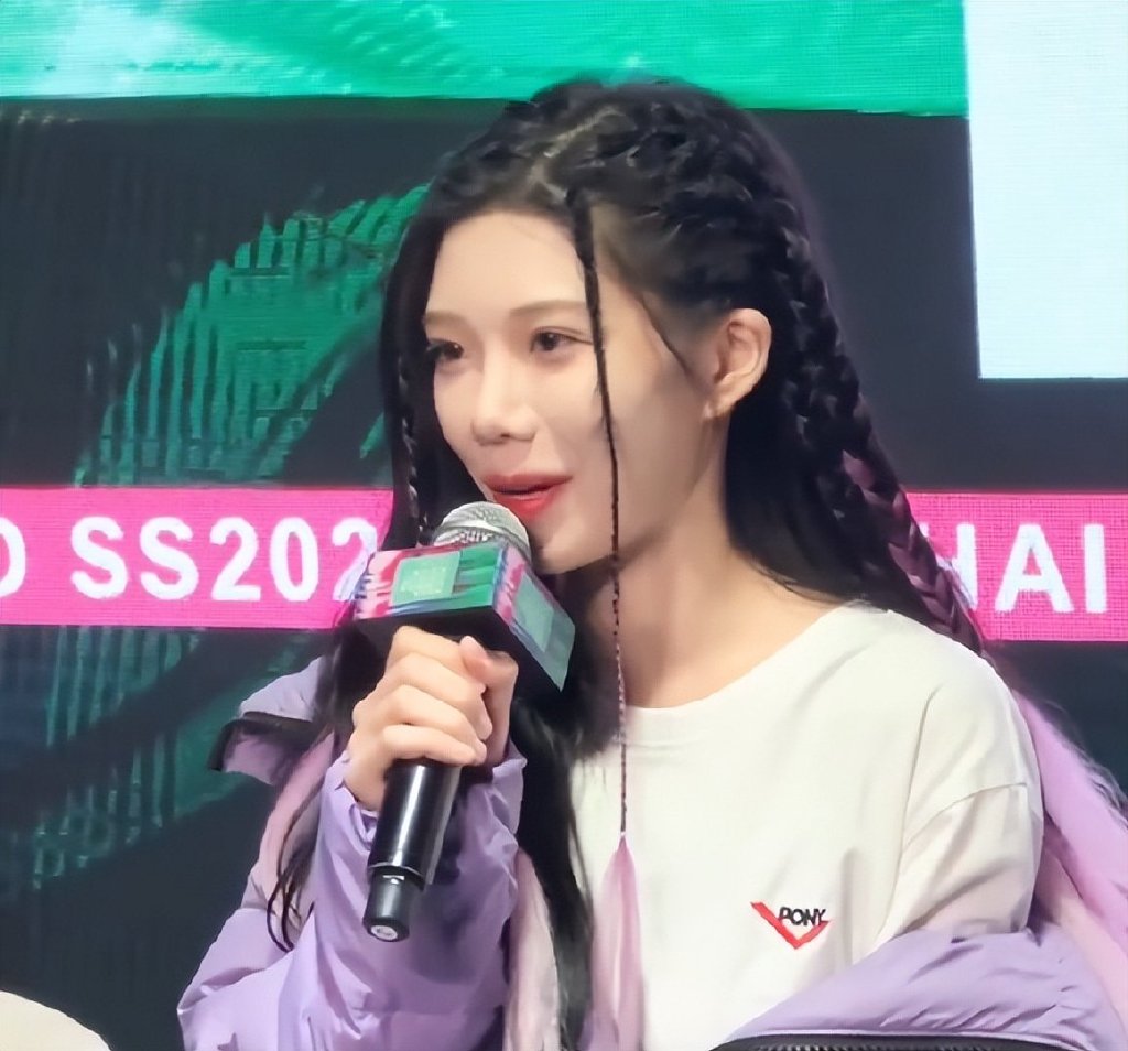 众女星上海时装走秀:白鹿动作潇洒自如,喻言气场十足!休闲区蓝鸢梦想 - Www.slyday.coM 众女星上海时装走秀:白鹿动作潇洒自如,喻言气场十足!休闲区蓝鸢梦想 - Www.slyday.coM