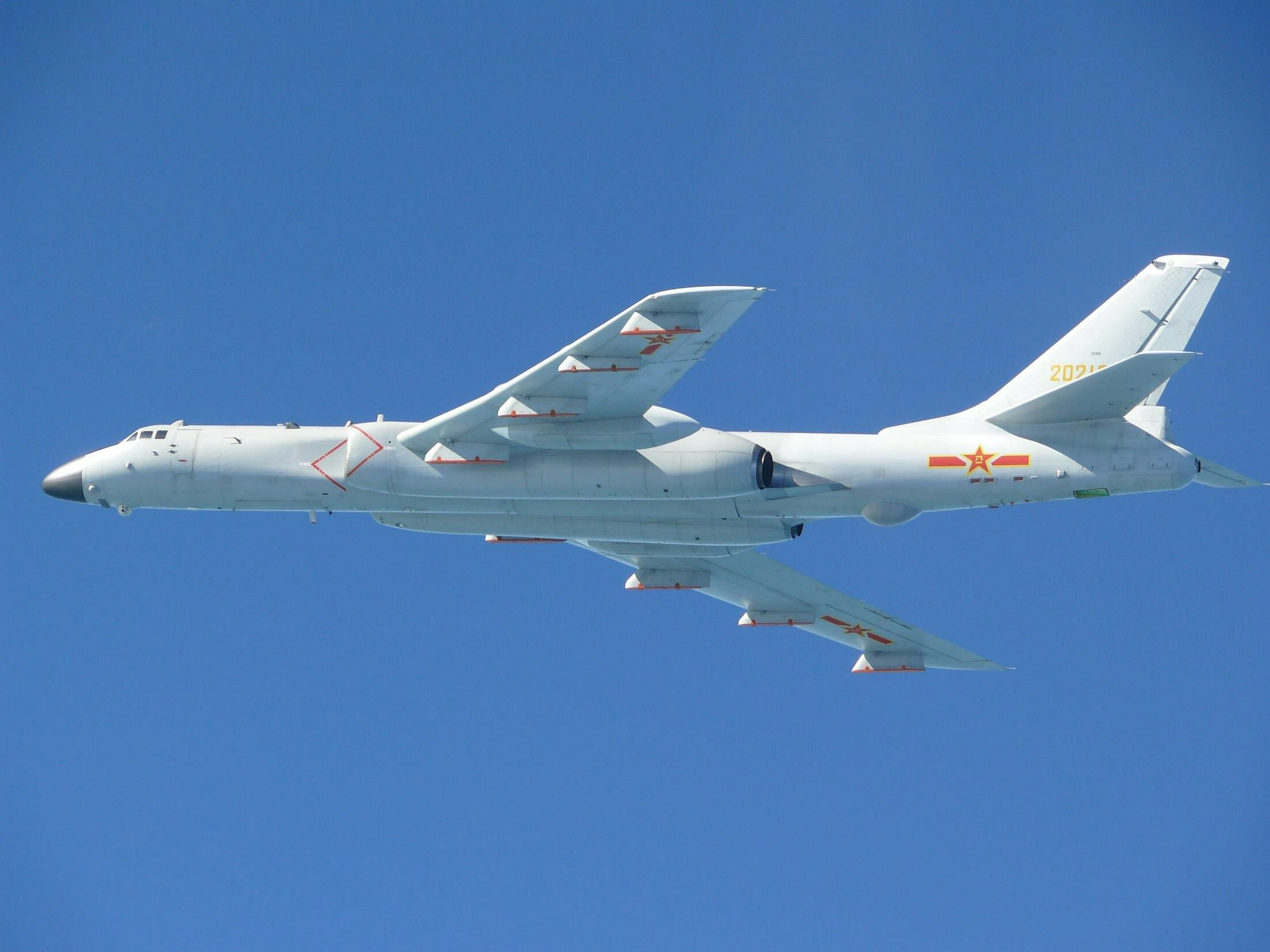 日本空自拍摄的俄中联合巡航的轰-6k和图-95ms大图……__财经头条