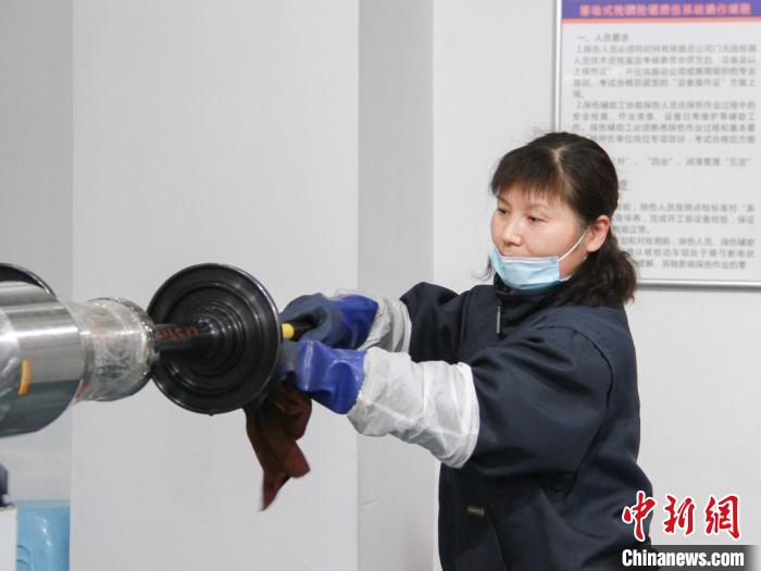 探伤机前的最后一个妇女节