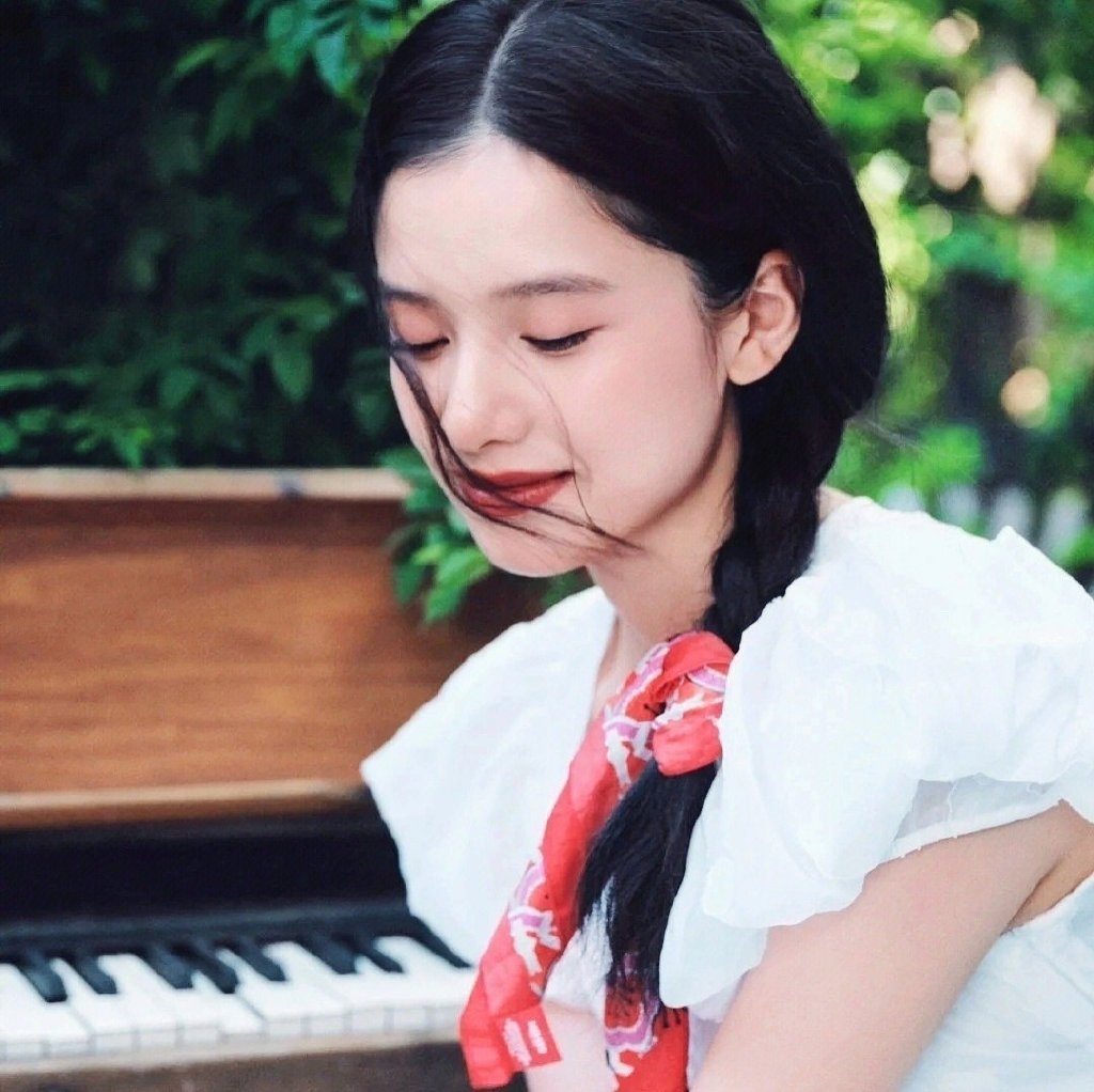 张婧仪头像|头像|张婧仪_新浪新闻