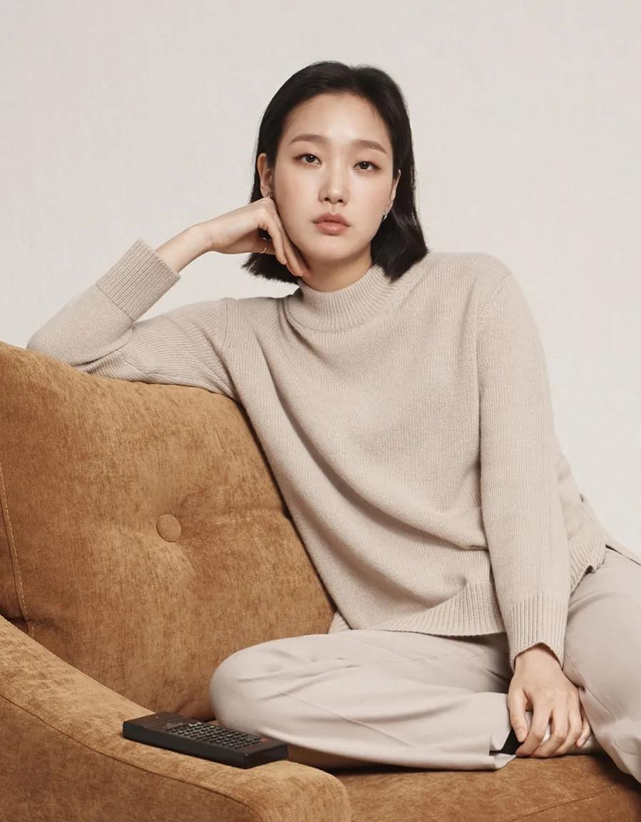 《鬼怪》新娘金高银:这样的冬日穿搭,氛围感拉满休闲区蓝鸢梦想 - Www.slyday.coM 《鬼怪》新娘金高银:这样的冬日穿搭,氛围感拉满休闲区蓝鸢梦想 - Www.slyday.coM