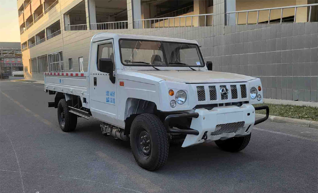 北汽制造勇士皮卡单排版新车型曝光外观霸气搭载24t柴油动力