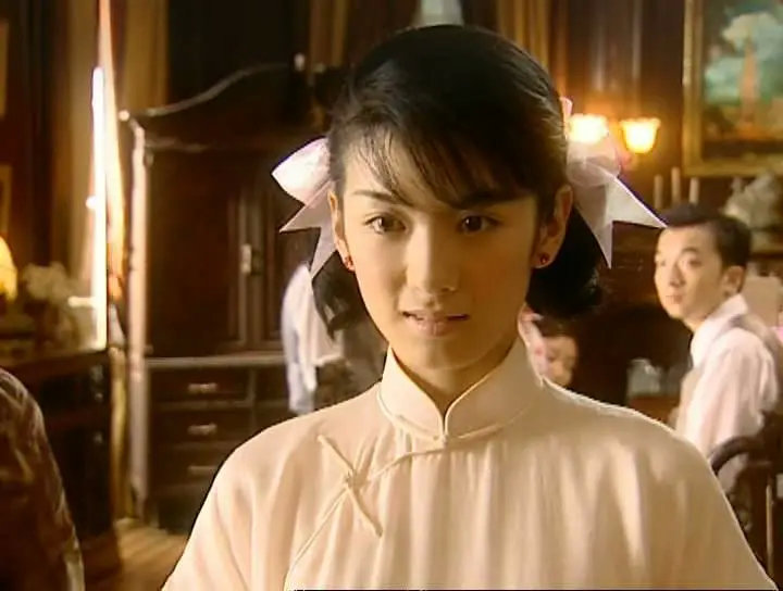 于是,她力排众议,出演了《长恨歌》中的王琦瑶.