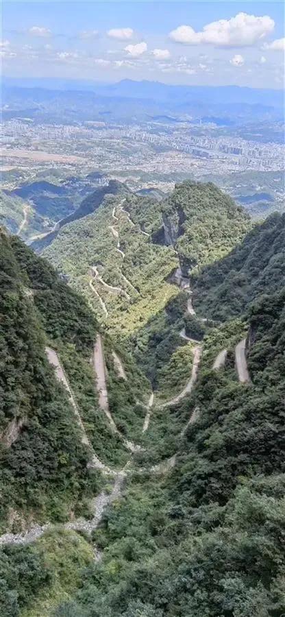 张家界天门山女骑手坠崖身亡,40米弯道摔落,33岁就此终止可惜了休闲区蓝鸢梦想 - Www.slyday.coM 张家界天门山女骑手坠崖身亡,40米弯道摔落,33岁就此终止可惜了休闲区蓝鸢梦想 - Www.slyday.coM