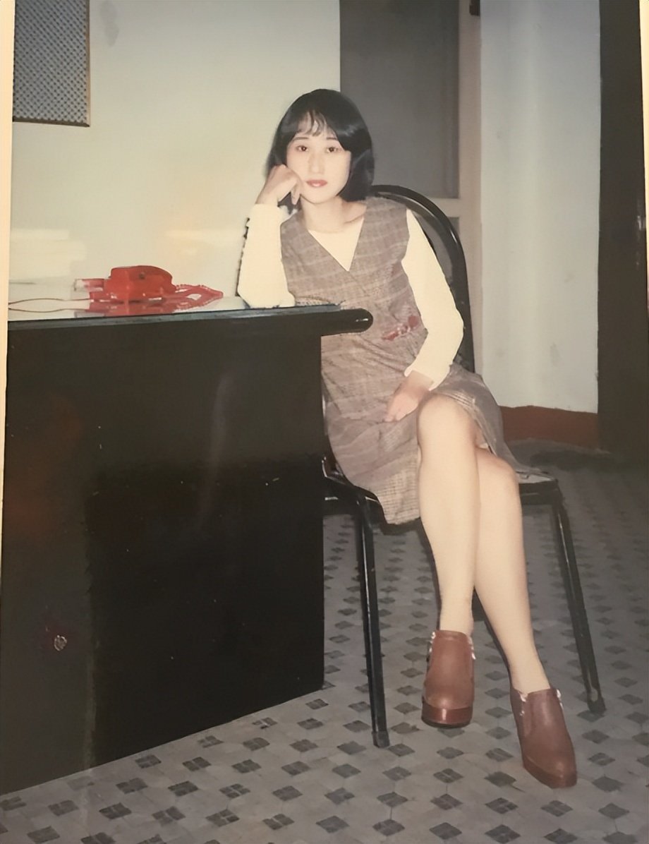 老照片:上世纪九十年代清纯美少女,时尚靓丽很淳朴__财经头条