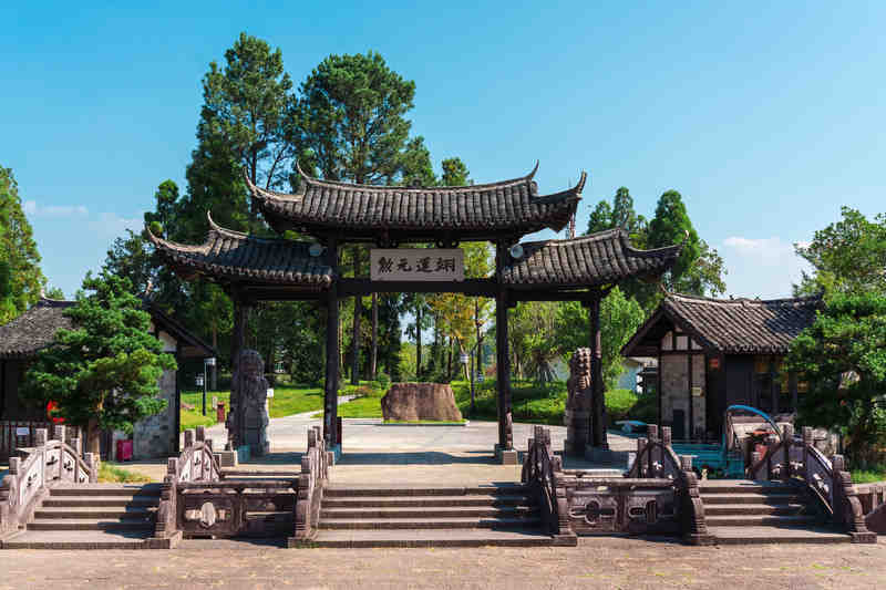 刘基庙,旧称诚意伯祠,位于浙江文成县南田镇九都村.