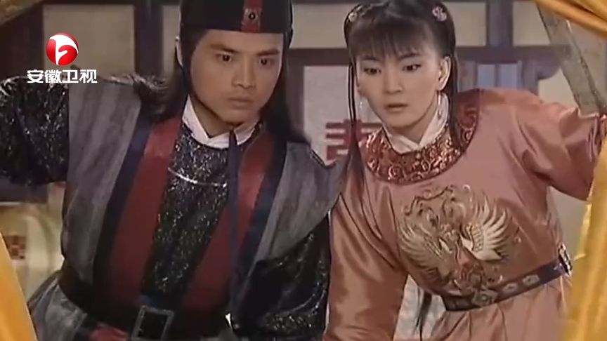 傻王闯天下：王爷洞房夜不安份，被王妃捆绑在床，侍卫飞上床解救|王闯|王妃|王爷_新浪新闻