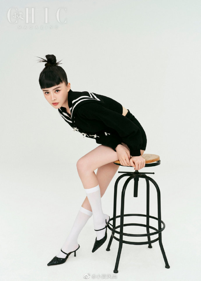 小昭云千千杂志美图大秀长腿雪肤玉貌太性感撩人