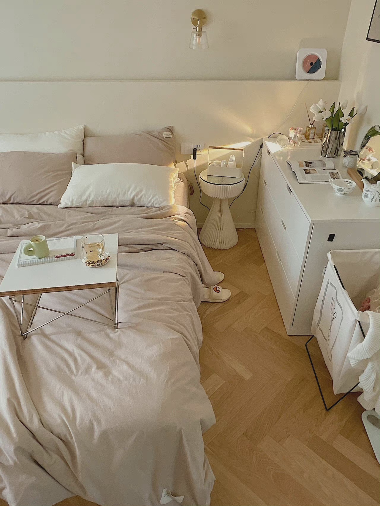 大概所有的宅女都有一个这样舒服温馨的小窝吧