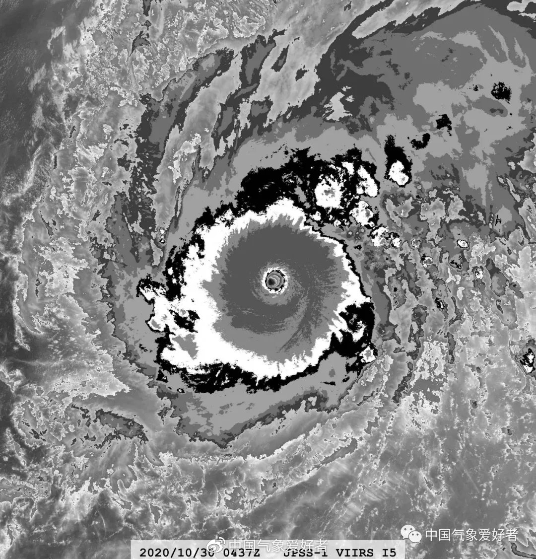天鹅已成超超强台风,登顶全球风王!艾莎尼因此可能更靠近我国