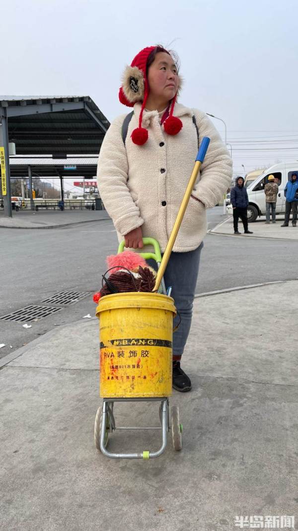 新闻周刊丨收入不稳定,在城市蜗居!他们是“靠活零工人”,生活虽不易,却有小幸福休闲区蓝鸢梦想 - Www.slyday.coM 新闻周刊丨收入不稳定,在城市蜗居!他们是“靠活零工人”,生活虽不易,却有小幸福休闲区蓝鸢梦想 - Www.slyday.coM