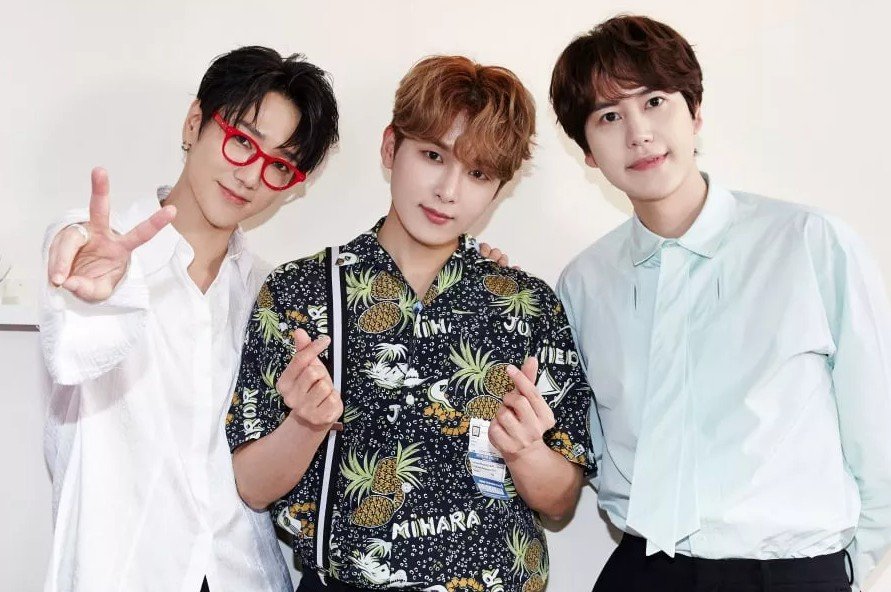 super junior-kry是由super junior三大主唱圭贤,厉旭,艺声组成,团体