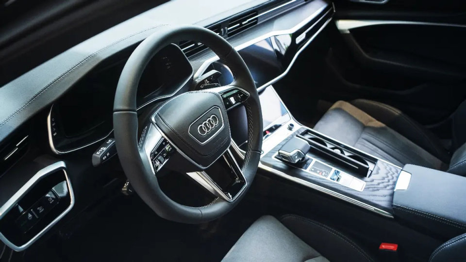 试驾德系豪华轿车奥迪a6l依然低调而有实力