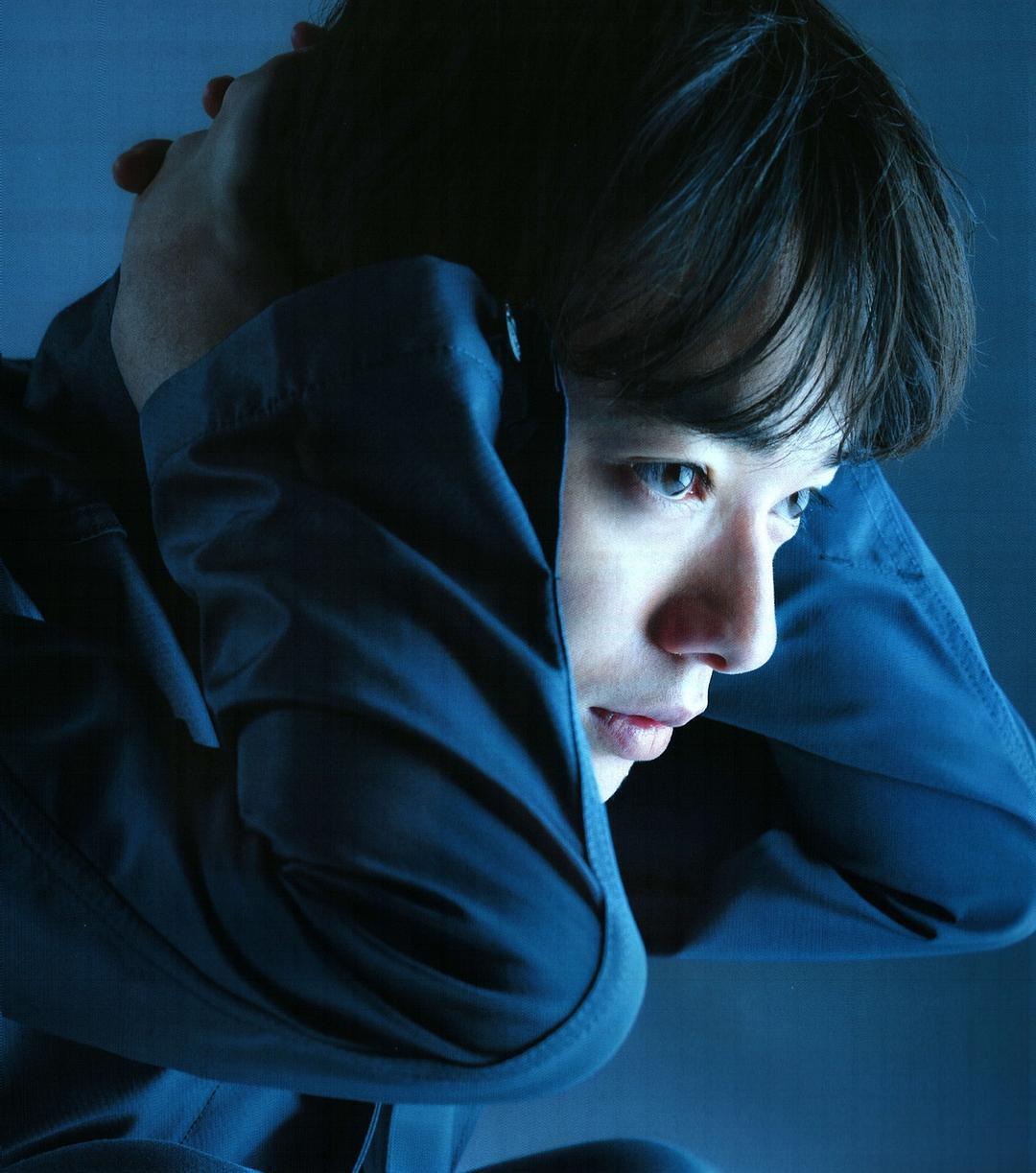 "少年外表""苍老灵魂"的睫毛怪染谷将太