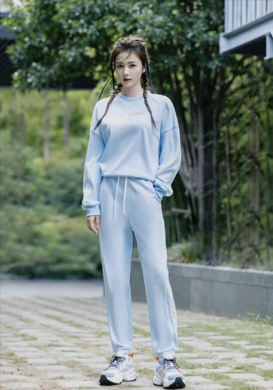 众女星上海时装走秀:白鹿动作潇洒自如,喻言气场十足!休闲区蓝鸢梦想 - Www.slyday.coM 众女星上海时装走秀:白鹿动作潇洒自如,喻言气场十足!休闲区蓝鸢梦想 - Www.slyday.coM