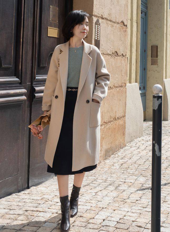 大衣 过膝裙的搭配选择