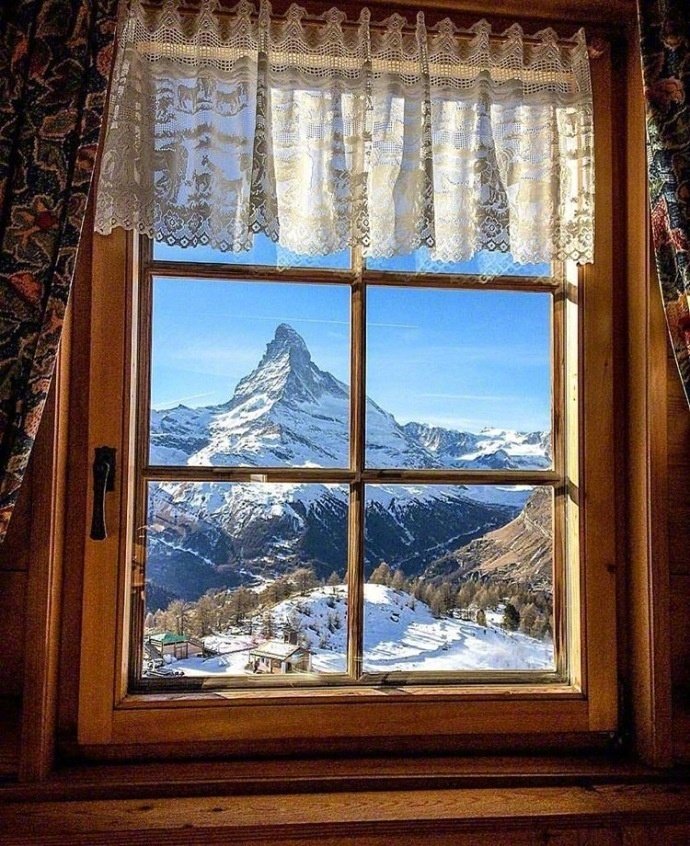 瑞士小镇窗外风景如画