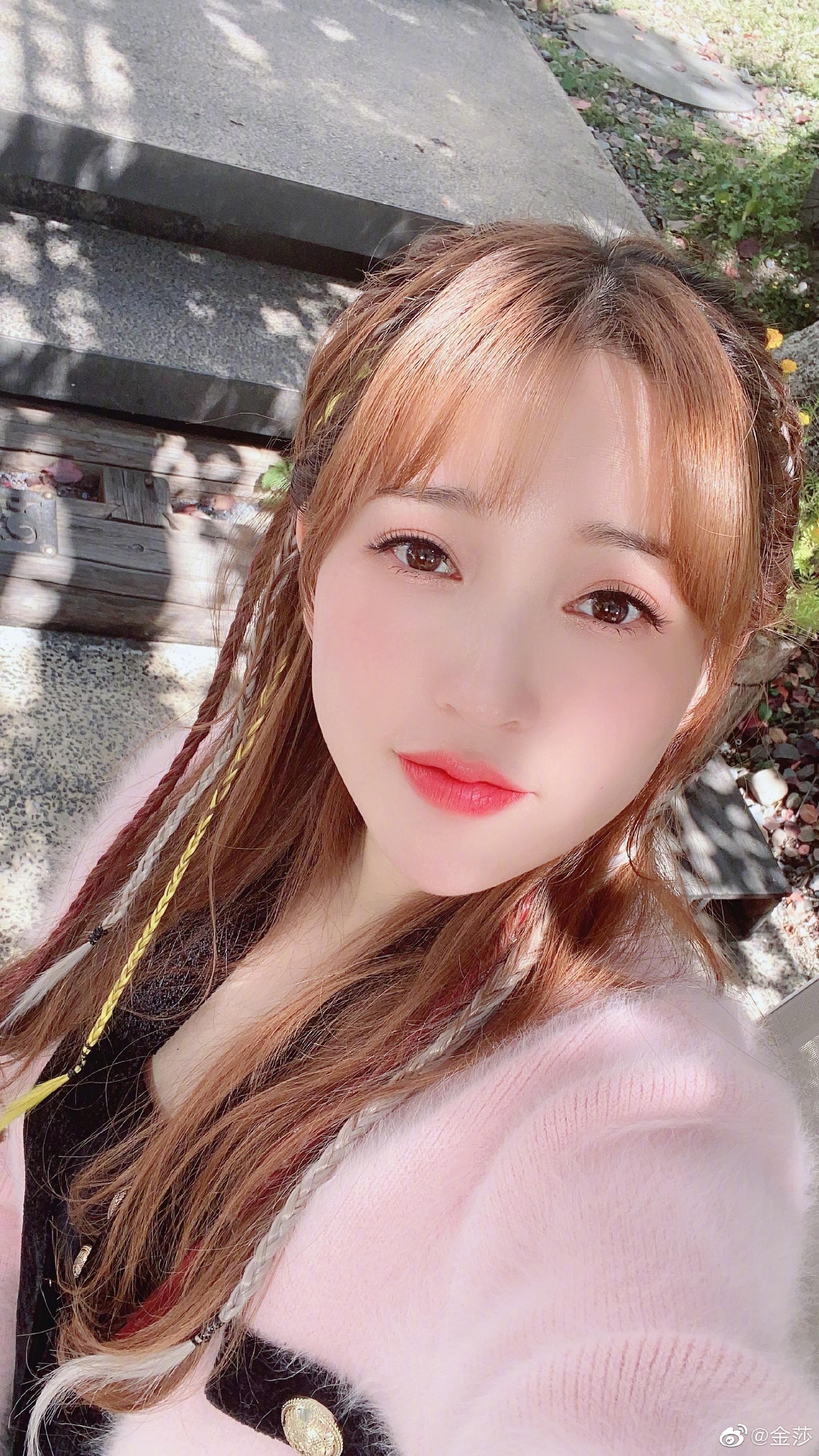 金莎是可甜可飒的女孩没错了,你pick了吗