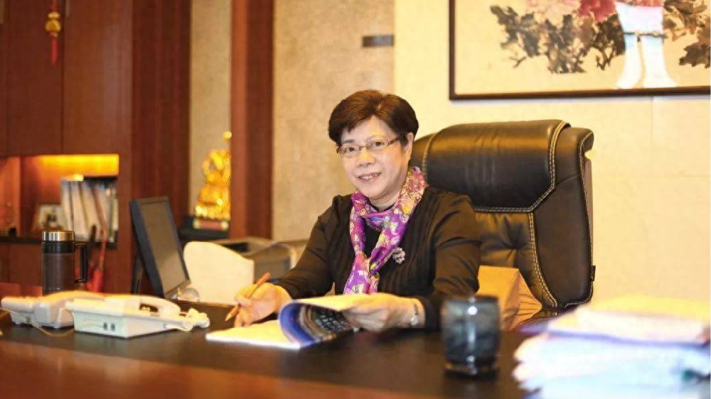 绍兴3位老师,如何登上富豪榜?女教授退休后才创业,1人成为首富|晶盛机电|新和成|张道才_新浪新闻