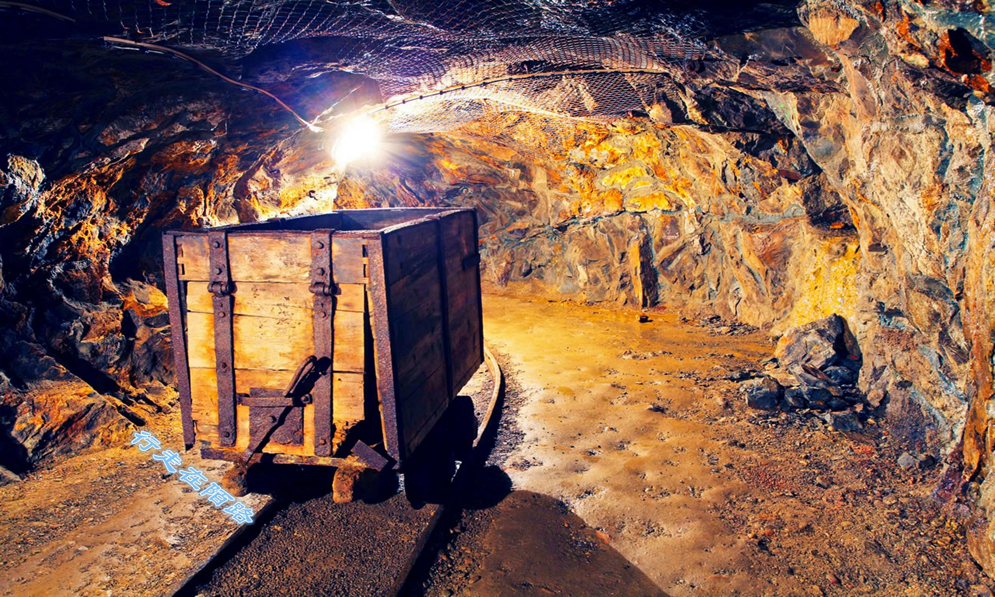 黄金小镇:矿工先干活30天,第31天凭运气拿矿石抵薪水|巴拉尔|矿工