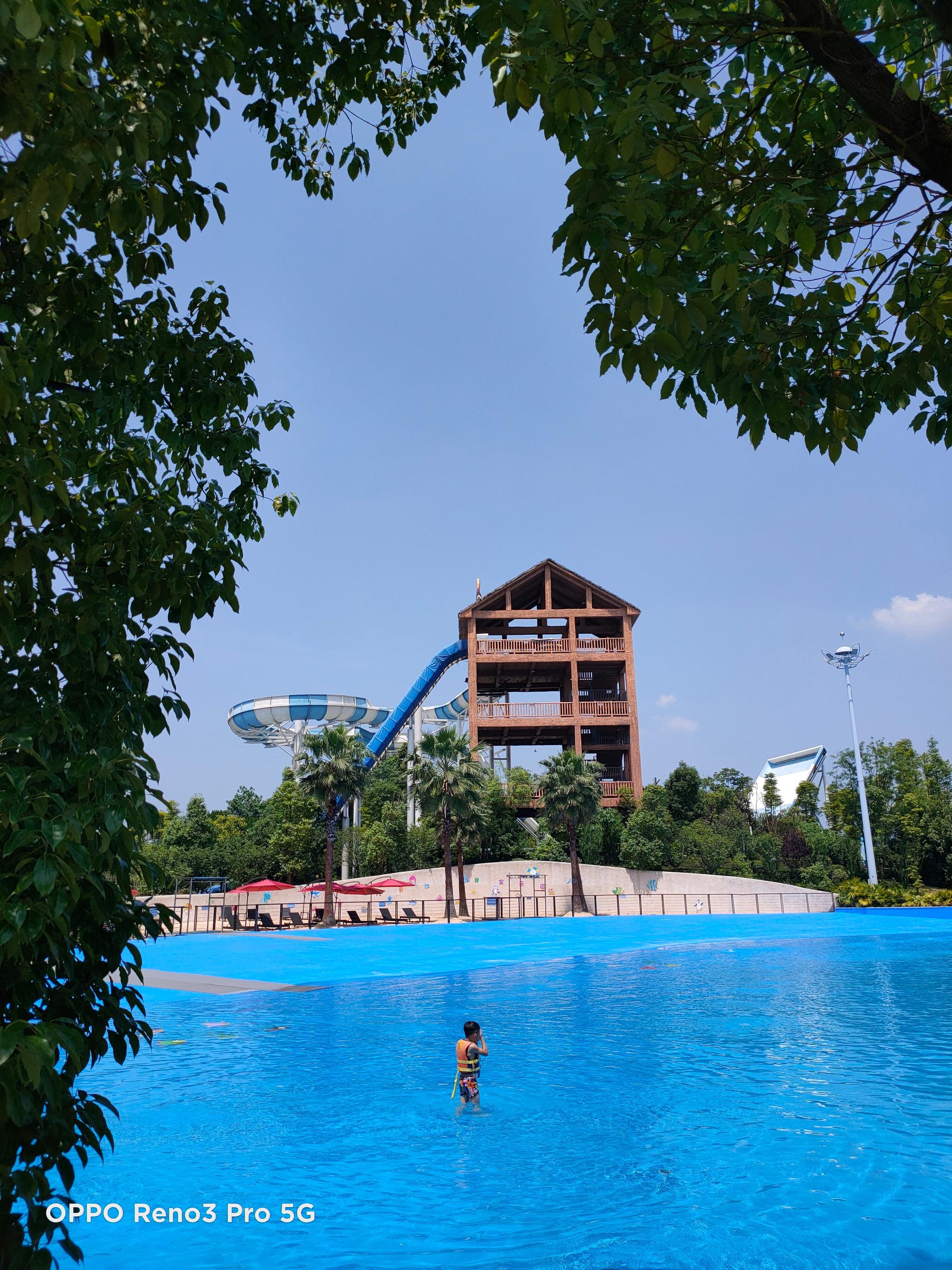 大足龙水湖寻龙记水乐园