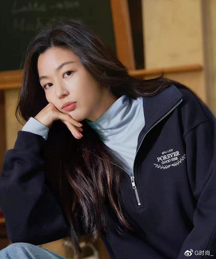 全智贤新画报美翻了!多款秋冬穿搭变身时髦精,逆天长腿不输超模