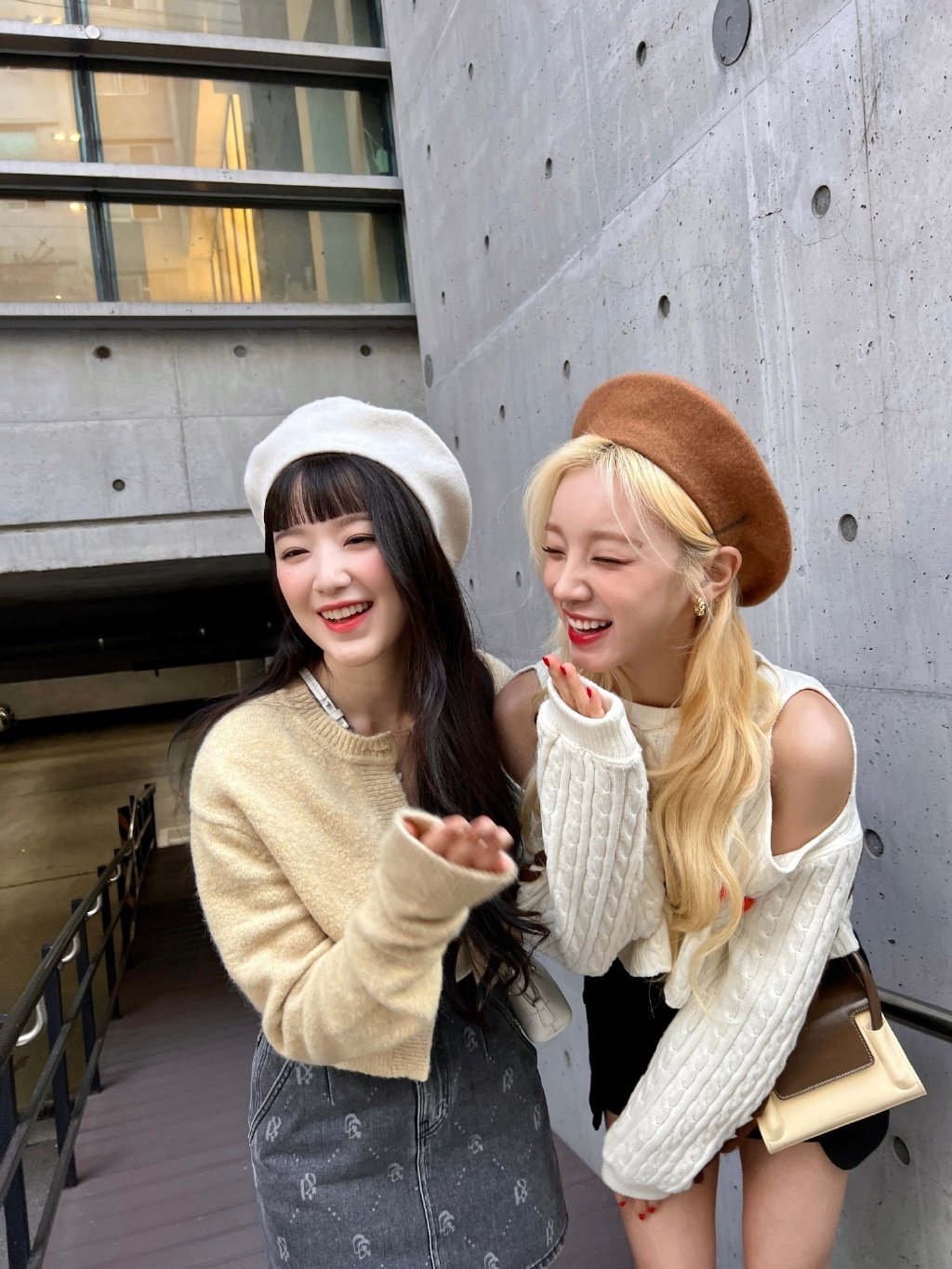 宋雨琦 叶舒华__财经头条