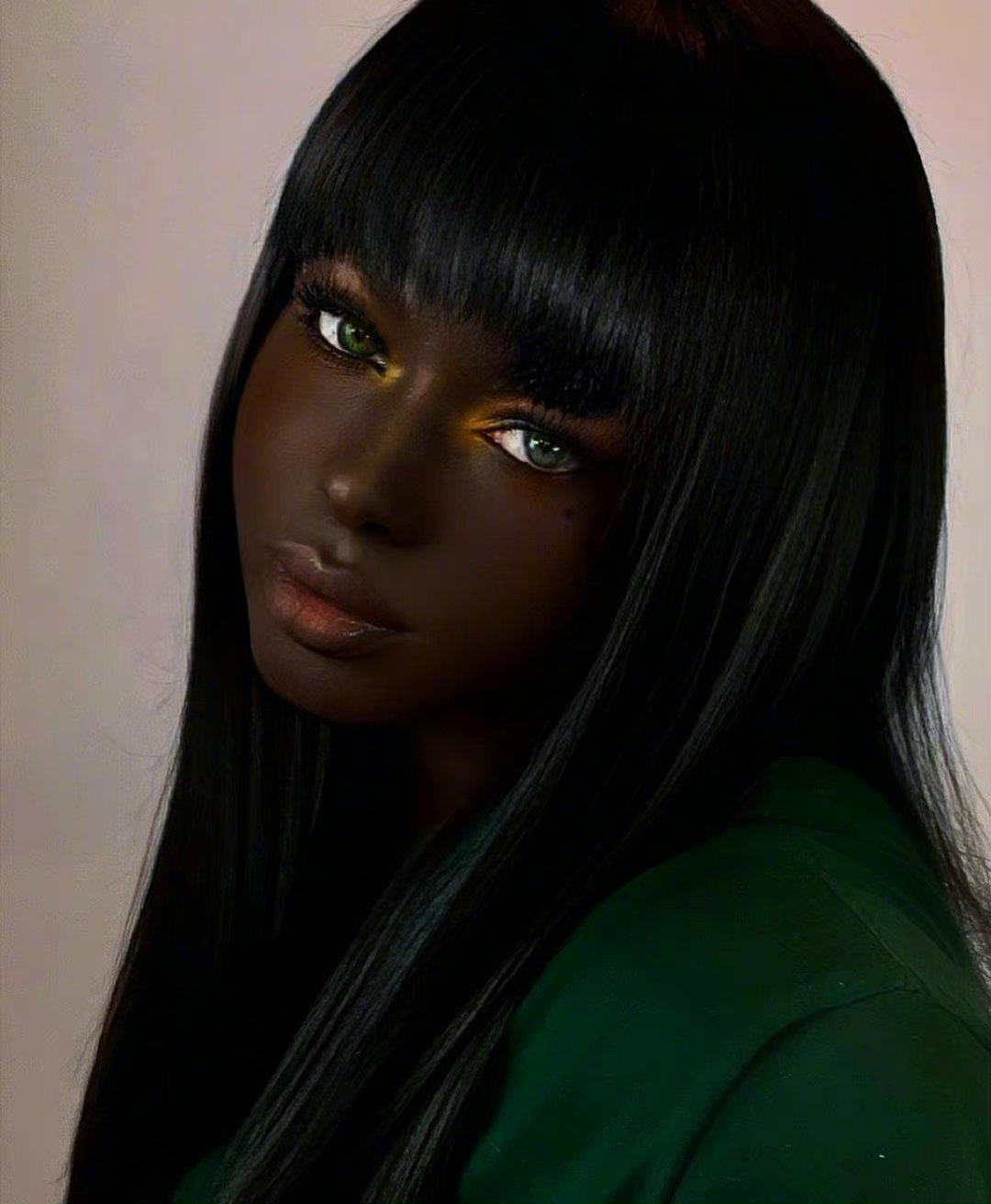 长了一张漫画脸的黑人小姐姐,真的好美啊 .twi:iamhogoe__财经头条