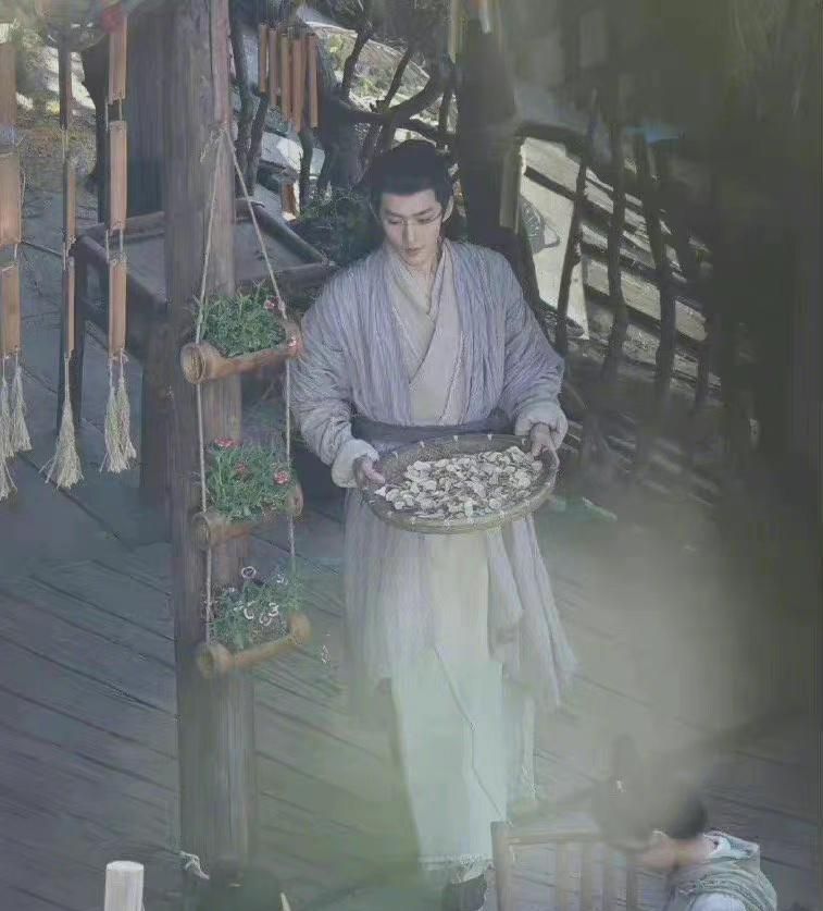 《长相思》邓为公主抱杨紫路透图，男友力爆棚，官配最甜的休闲区蓝鸢梦想 - Www.slyday.coM