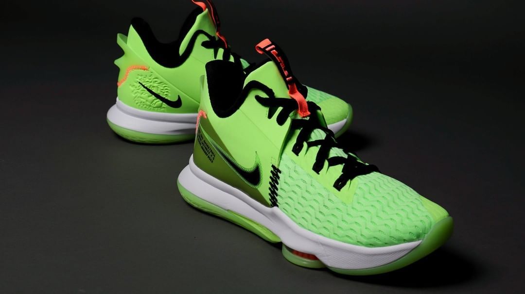 nike lebron witness 5 圣诞怪杰配色 货号:cq9381-300_高清图集_新浪