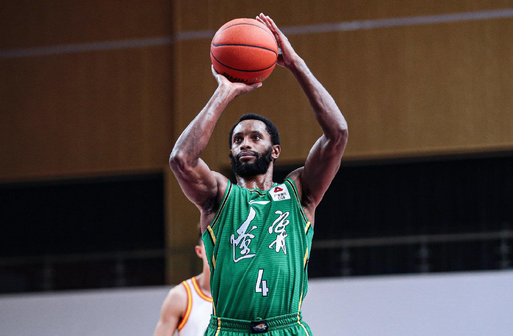 本场比赛中,辽宁队取得胜利的头号功臣当属是球队的小外援凯尔-弗格