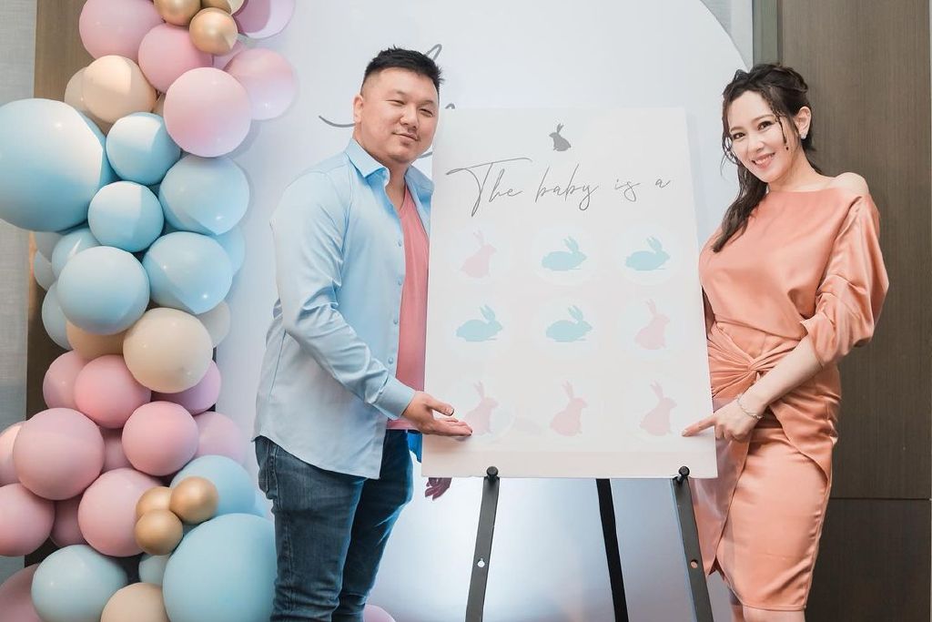32岁丁巧唯宣布二胎怀女,邱泽许玮甯同框现身,甜蜜祝贺迎好孕