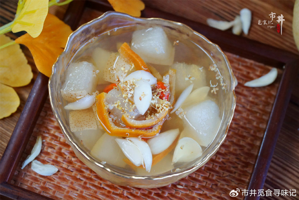 秋天嗓子干痒,我总要熬的“润喉汤”,3样食材煮一煮,清肺润嗓|陈皮|百合|桂花|雪梨|冰糖_新浪新闻