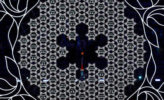 全球连线｜独家报道：张艺谋团队详解冬奥会开幕式一朵雪花的故事休闲区蓝鸢梦想 - Www.slyday.coM